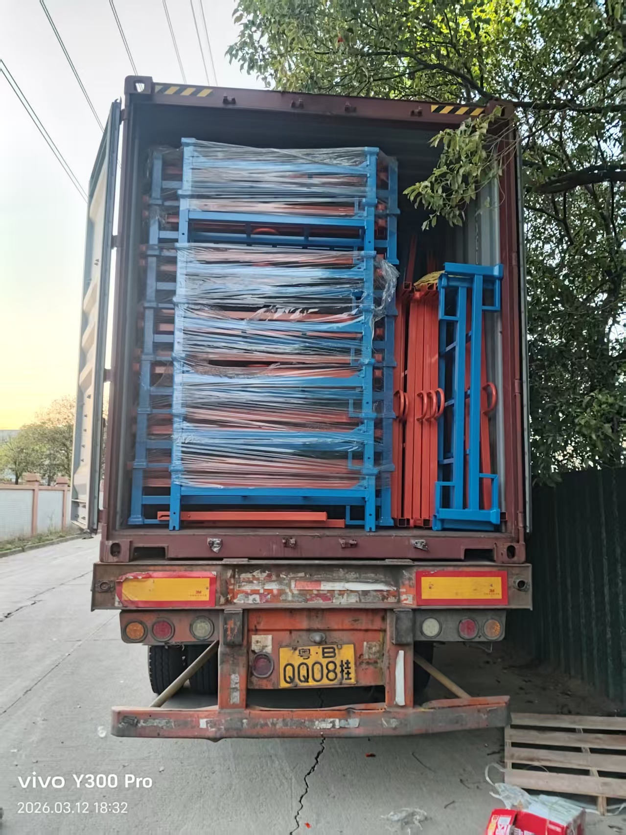Delivery With Rack Delivery Folding Rack to our customer