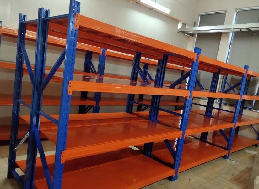 100-200kg Super Light Duty Smooth Steel Storage Rack Adjustable Layer 2-8