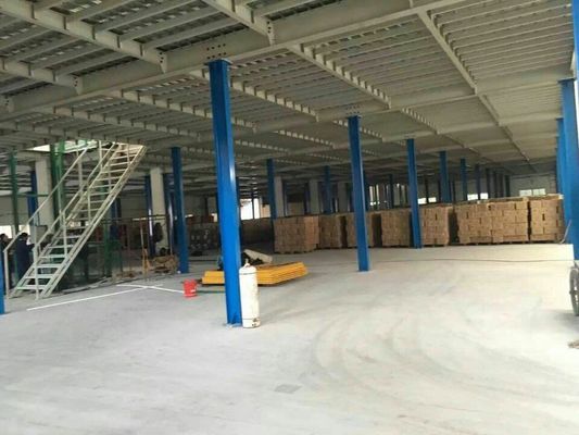 Safety Steel Structure Industrial Mezzanine Floors , Assembled Mezzanine Storage Platform
